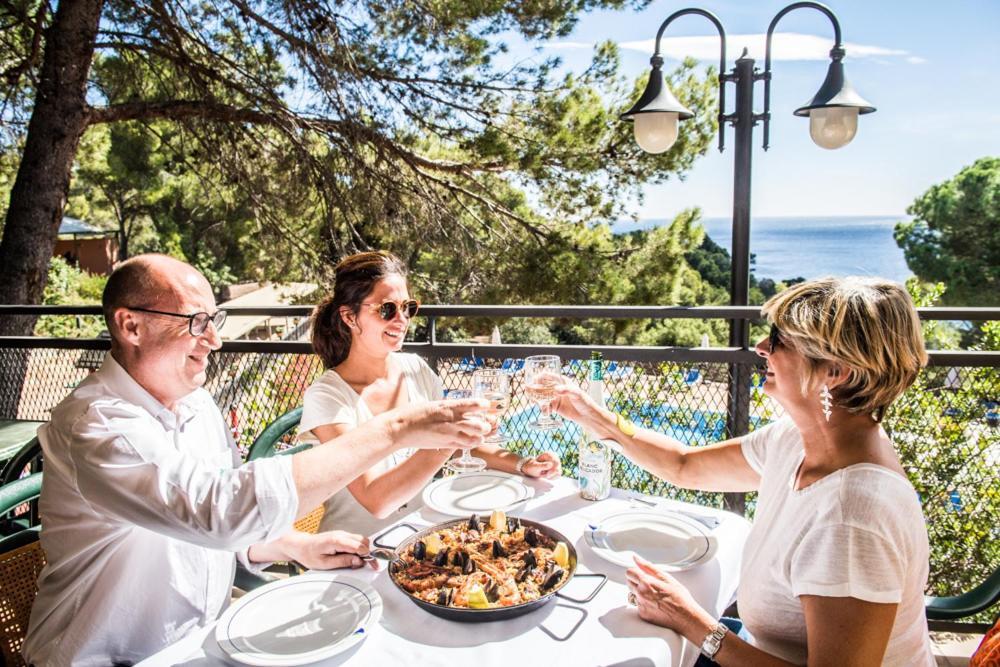 Camping Sunissim Cala Llevado 4 By Locatour Hotel Tossa de Mar Luaran gambar